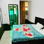 Hotel Fantastic - Near Adventure Island