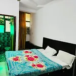 Hotel Fantastic - Near Adventure Island
