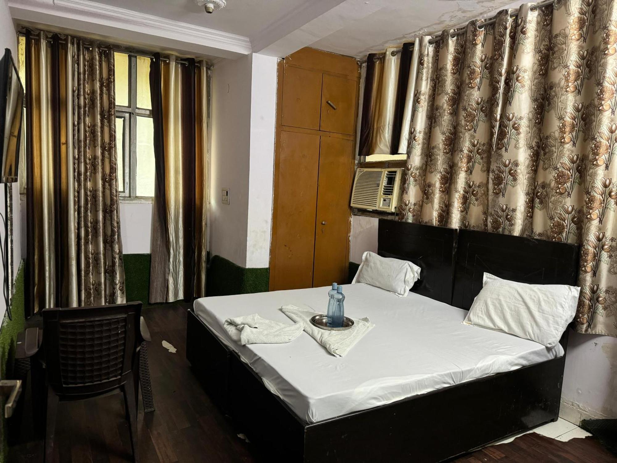 Hotel Fantastic - Near Adventure Island Bed & Breakfast 3*