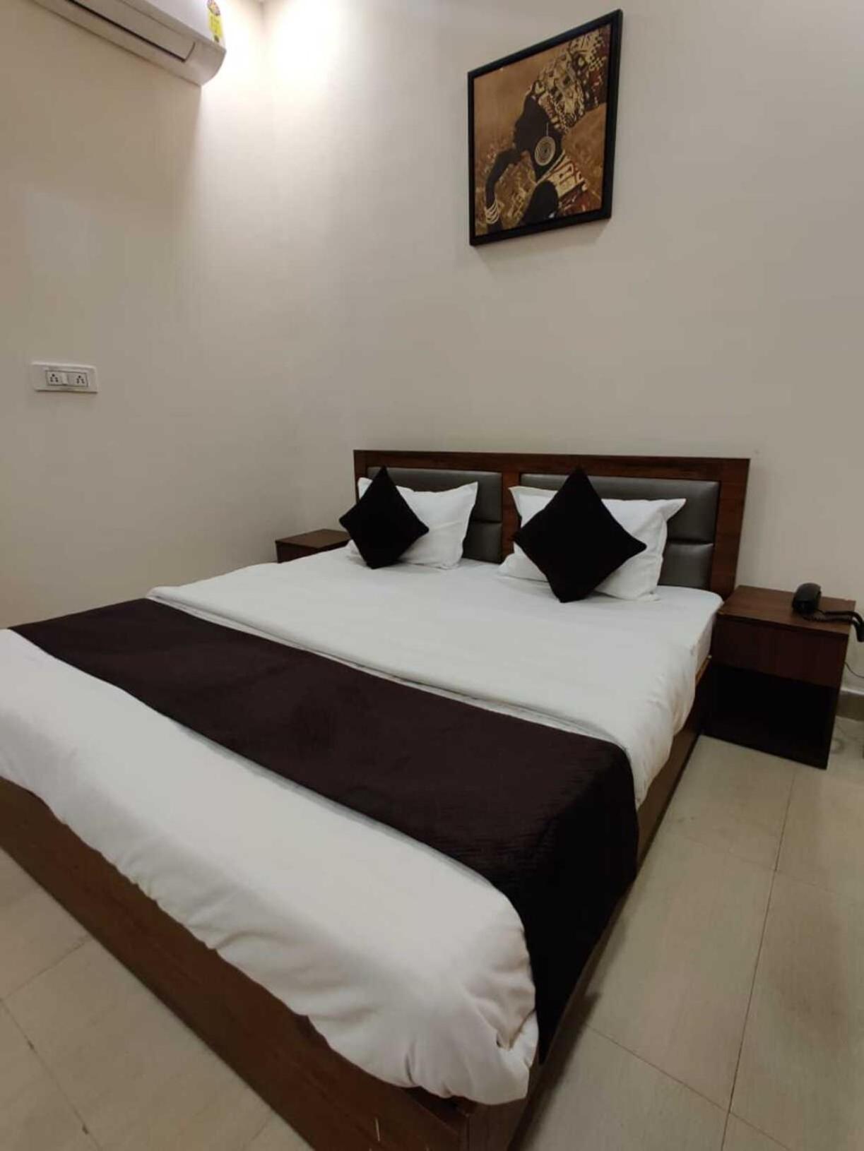 Hotel Fantastic - Near Adventure Island Bed & Breakfast 3*