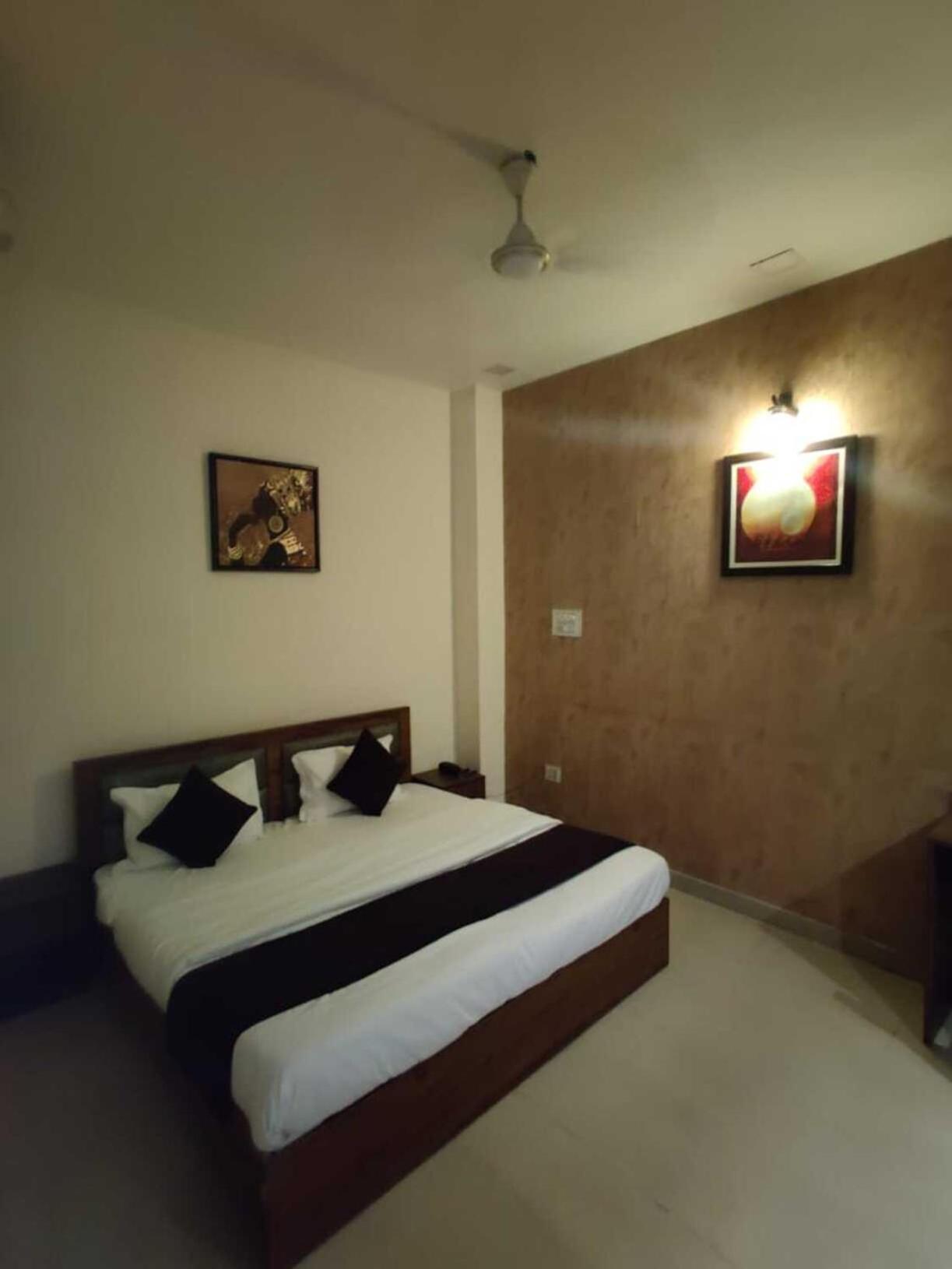 Hotel Fantastic - Near Adventure Island Bed & Breakfast New Delhi